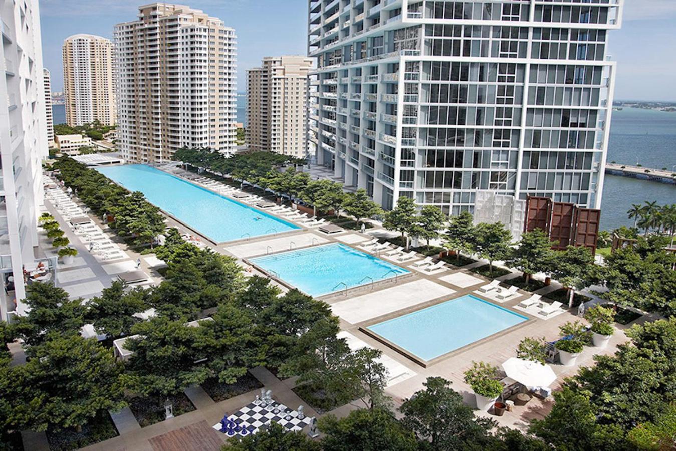 Luxurious Condo At Icon With Views Маями Екстериор снимка