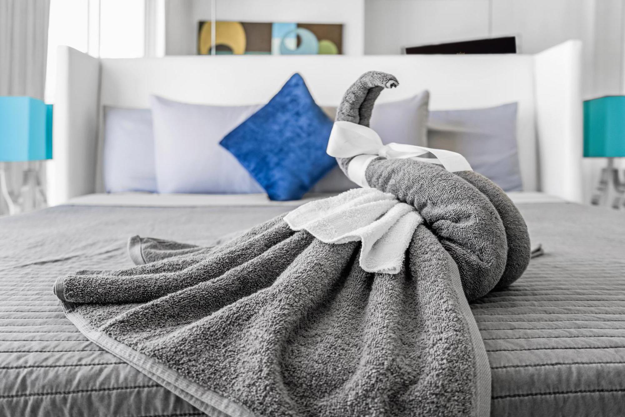 Luxurious Condo At Icon With Views Маями Екстериор снимка